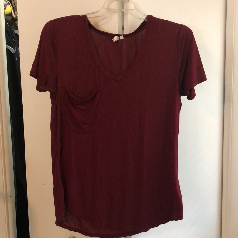 White crow v-neck size large.